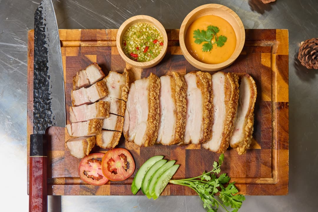 หมูกรอบรมควัน 1 กก.